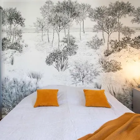 L58 Port 2 Bdrs 5mins Old Town & Tram Apartment Nice